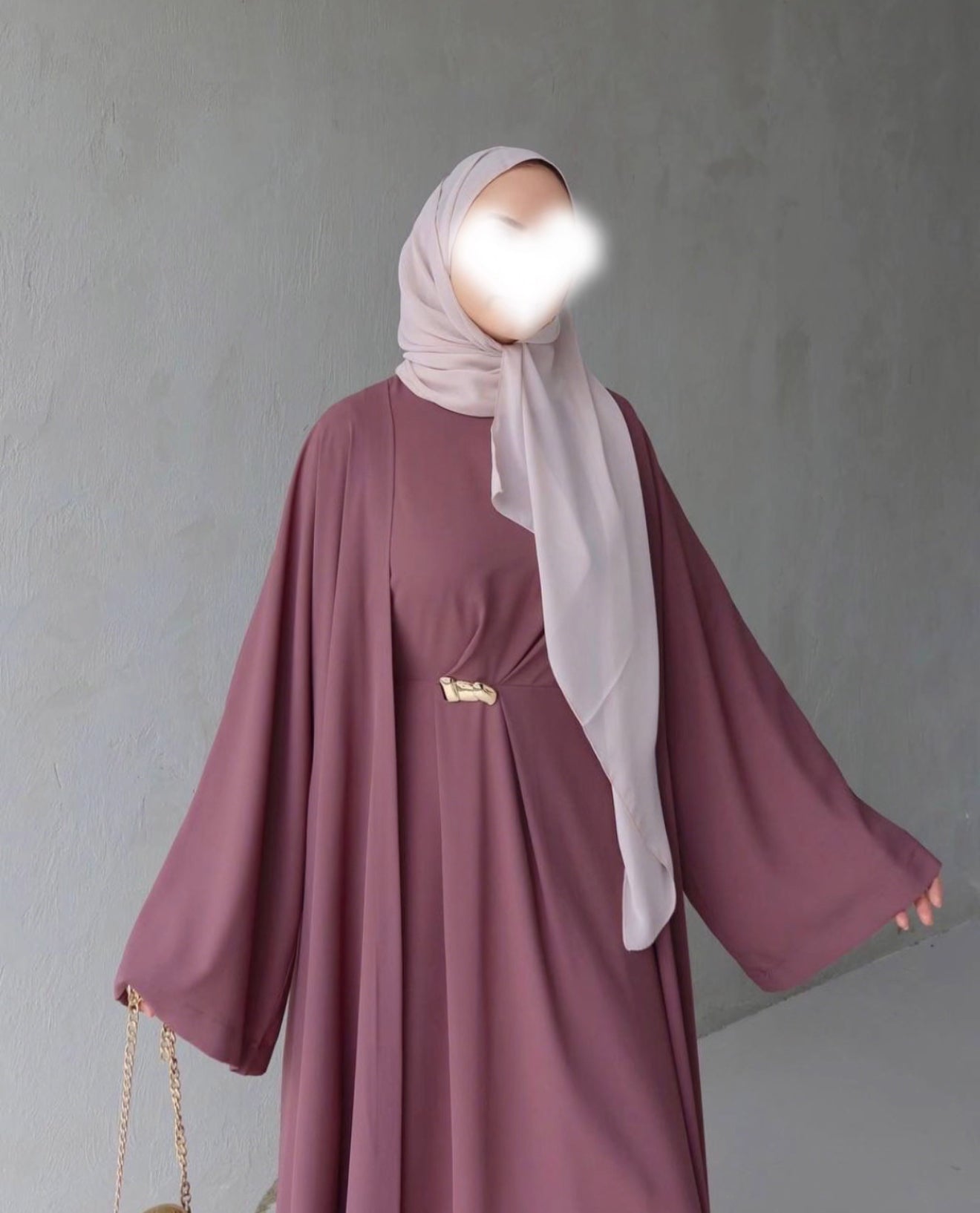 Amira abaya